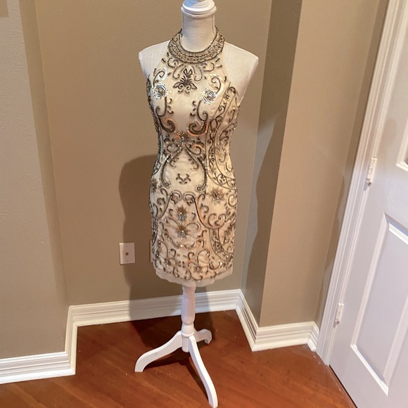 Shail K. Gown - Picture 7 of 7